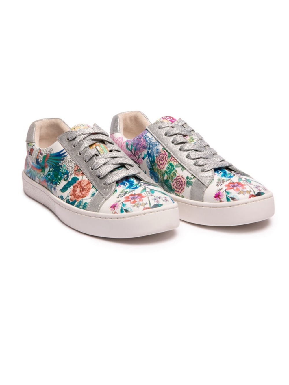 Johnny was dreamer sneaker metallic laces and accents